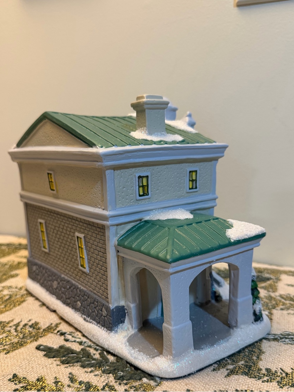 St Nicholas Square Hospital Christmas Village Illuminated NIB 2023 - Picture 4 of 13